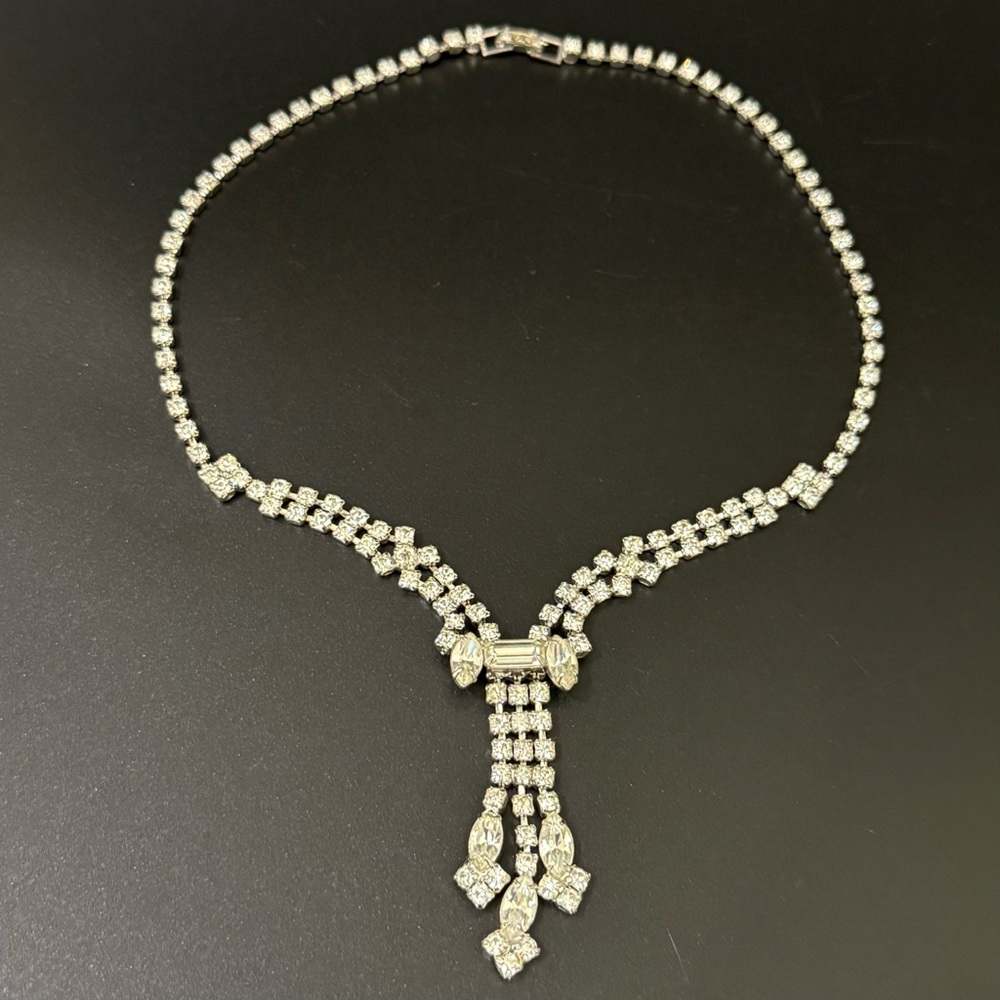 Vintage Unsigned Silver Tone Clear Rhinestones Statement Collar Necklace 22g.